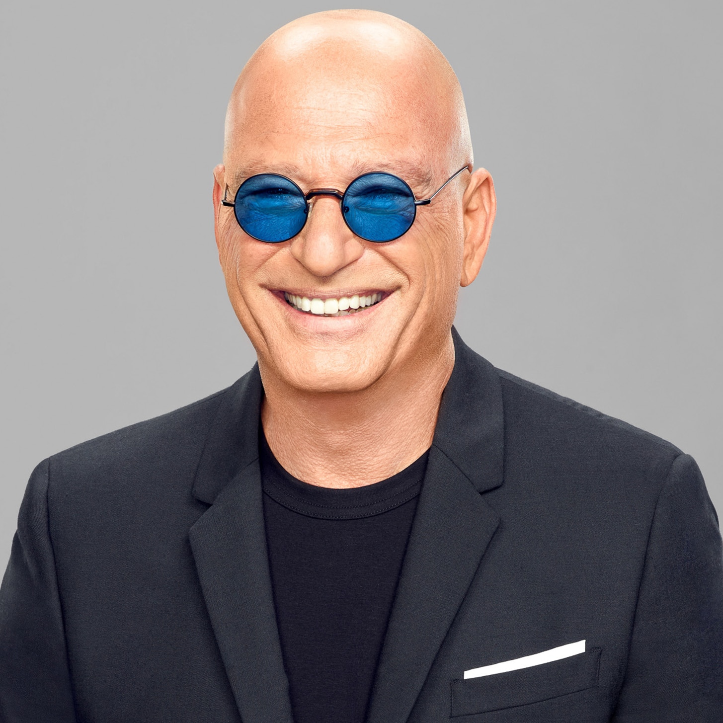 Howie Mandel alive and kicking