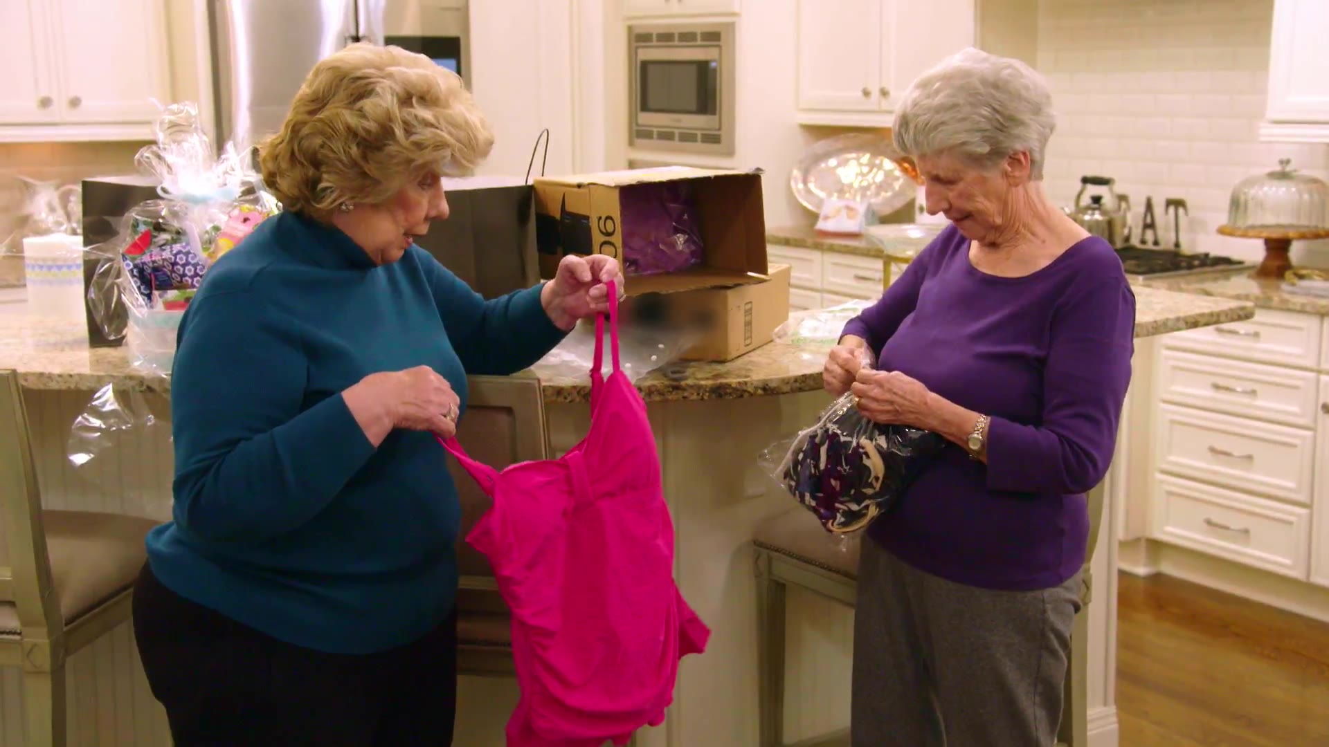 Watch Chrisley Knows Best Highlight Nanny Faye Shows Off Her Vacation