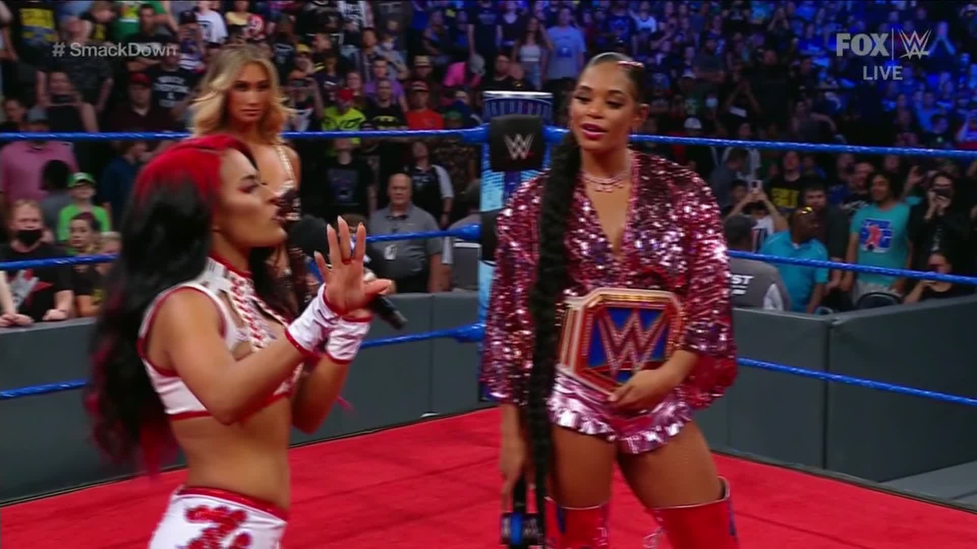 Watch WWE SmackDown Highlight: Sasha Banks Returns to Save and then