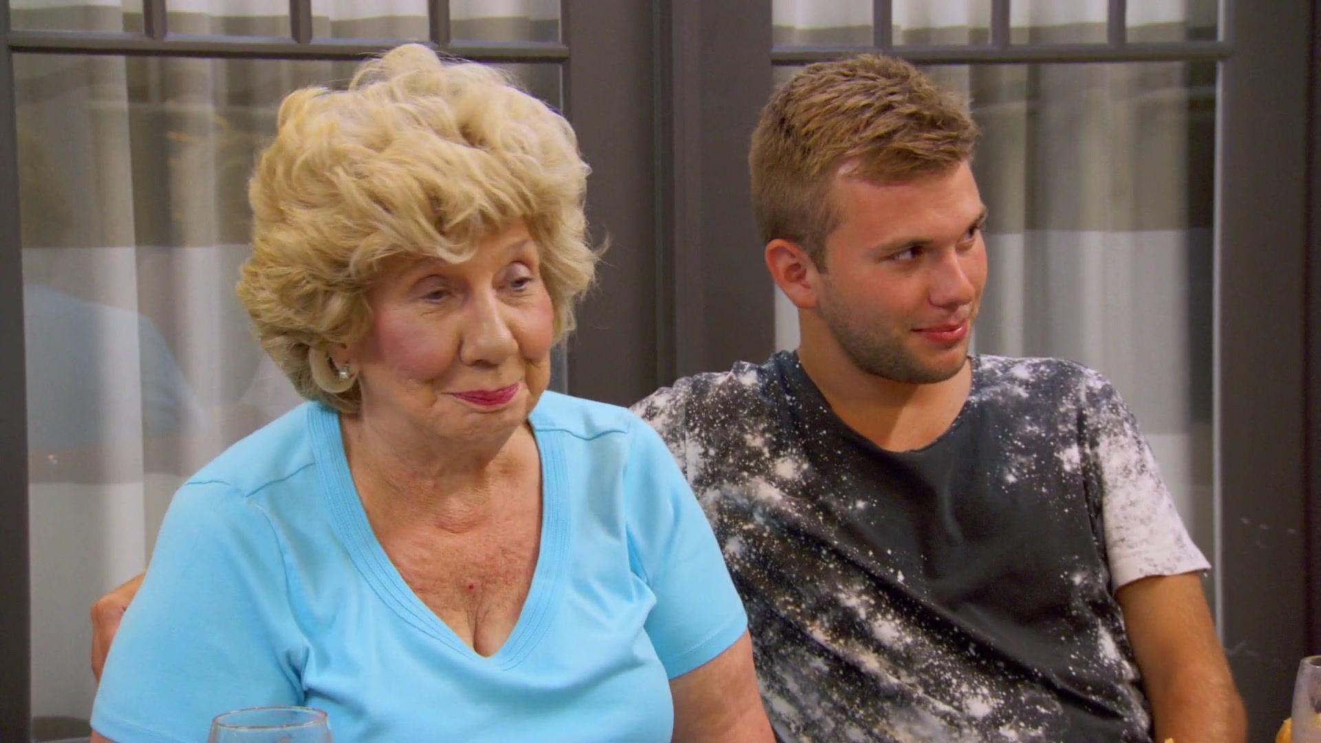 Watch Chrisley Knows Best Episode Ready to Launch