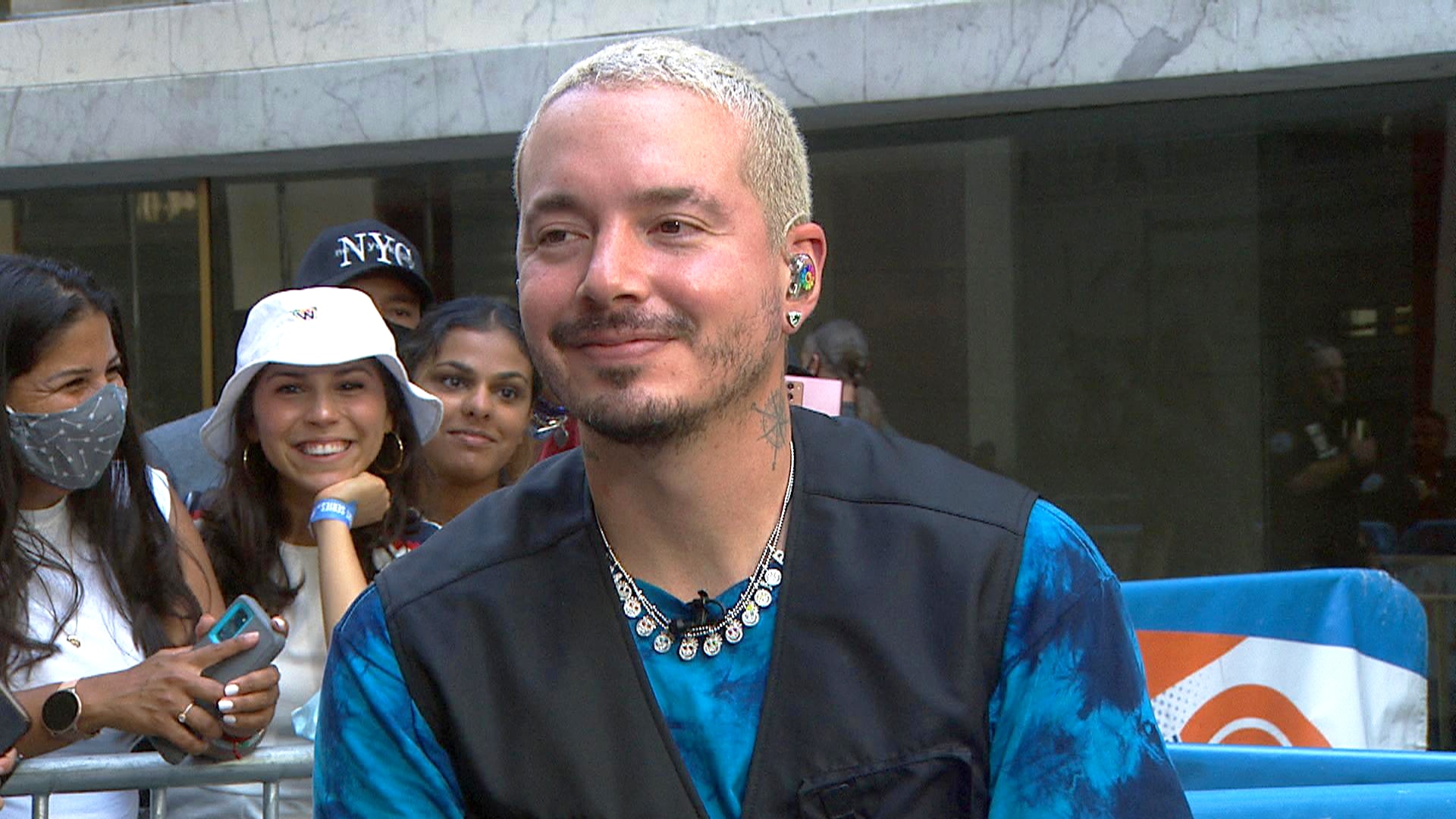 Watch TODAY Clip: J Balvin talks new album and performs 'Que Locura' 